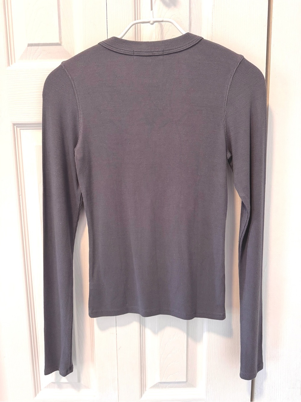 Joah Brown Crewneck Long Sleeve in Smoke Rib (Size XS/S). - Picture 2 of 4